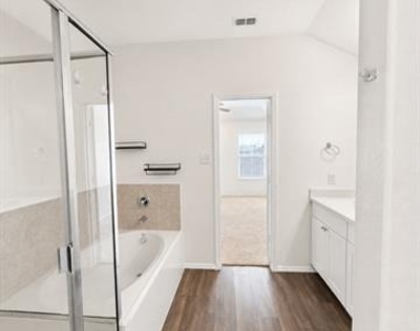 3903 Pioneer Drive - Photo Thumbnail 9