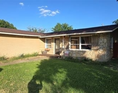 2304 Lakeland Drive - Photo Thumbnail 1