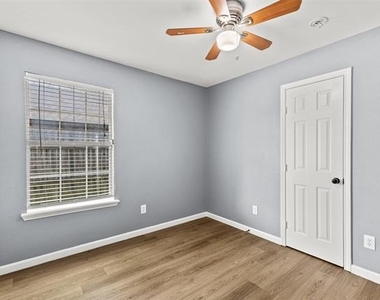 108 Cook Street - Photo Thumbnail 15