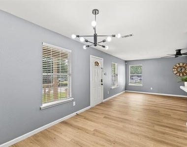 108 Cook Street - Photo Thumbnail 5