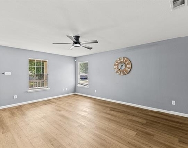 108 Cook Street - Photo Thumbnail 14