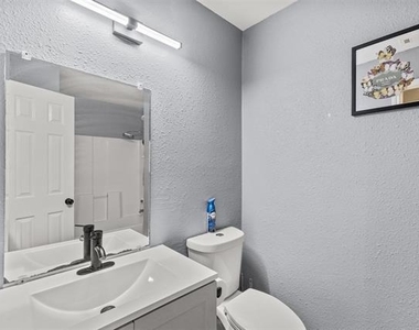 108 Cook Street - Photo Thumbnail 21