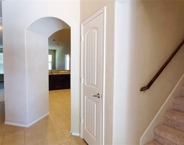 133 Oriole Drive - Photo Thumbnail 8