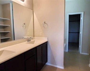 133 Oriole Drive - Photo Thumbnail 16