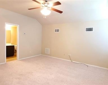 133 Oriole Drive - Photo Thumbnail 10