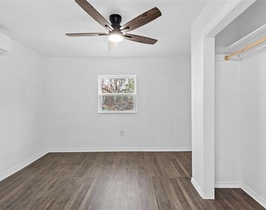 5349 Northridge Boulevard - Photo Thumbnail 13