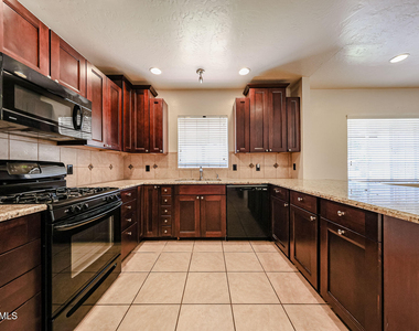 2616 N 8th Street - Photo Thumbnail 7