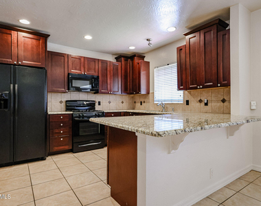 2616 N 8th Street - Photo Thumbnail 6
