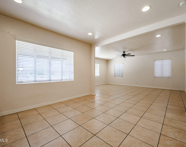2616 N 8th Street - Photo Thumbnail 5