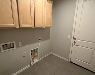 41320 W Palmyra Lane - Photo Thumbnail 10