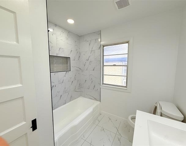 1947 Berwick Avenue - Photo Thumbnail 11