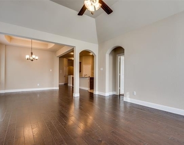 309 Harcourt Avenue - Photo Thumbnail 13