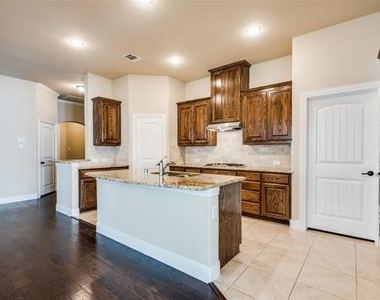 309 Harcourt Avenue - Photo Thumbnail 5