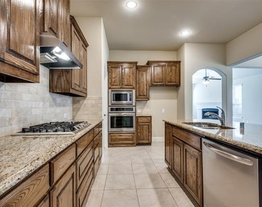 309 Harcourt Avenue - Photo Thumbnail 7