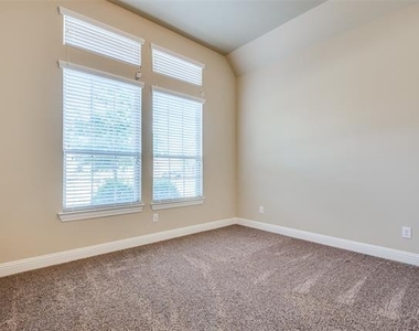 309 Harcourt Avenue - Photo Thumbnail 20