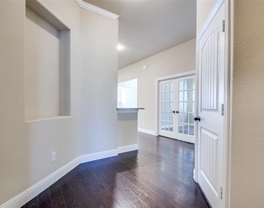 309 Harcourt Avenue - Photo Thumbnail 3