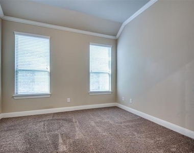 309 Harcourt Avenue - Photo Thumbnail 4