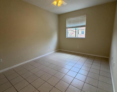 765 Sw 107th Avenue - Photo Thumbnail 6