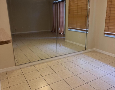 765 Sw 107th Avenue - Photo Thumbnail 14