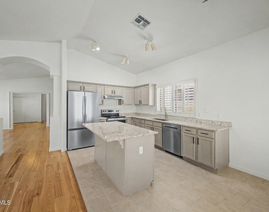 4626 E Charleston Avenue - Photo Thumbnail 9