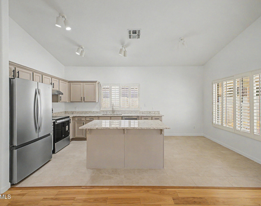 4626 E Charleston Avenue - Photo Thumbnail 8
