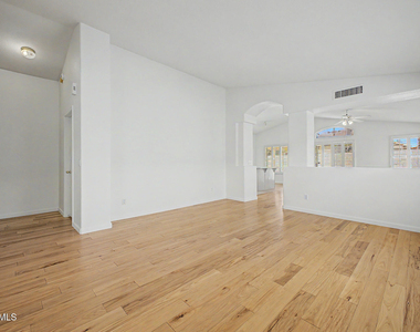 4626 E Charleston Avenue - Photo Thumbnail 3