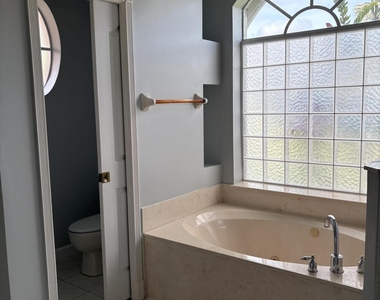 2126 Sw Gailwood Street - Photo Thumbnail 13