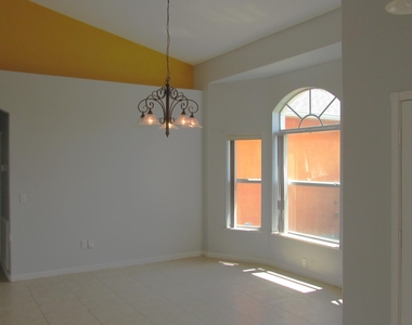 2126 Sw Gailwood Street - Photo Thumbnail 3