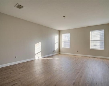 128 Ringneck Drive - Photo Thumbnail 8