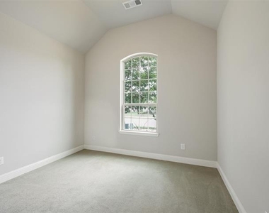 9920 Bitterroot Drive - Photo Thumbnail 16