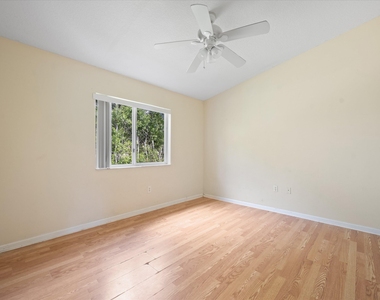 3504 Briar Bay Boulevard - Photo Thumbnail 4