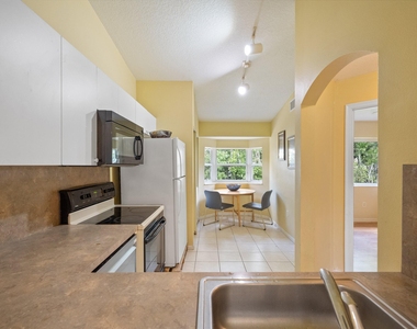 3504 Briar Bay Boulevard - Photo Thumbnail 8