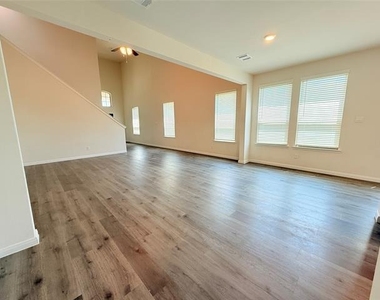 2232 Deya Drive - Photo Thumbnail 5