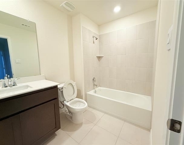 2232 Deya Drive - Photo Thumbnail 7