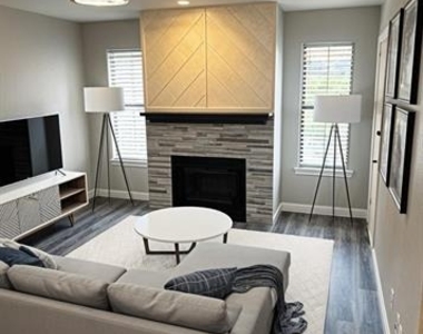 1730 Crest Point Drive - Photo Thumbnail 2