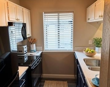 1730 Crest Point Drive - Photo Thumbnail 4