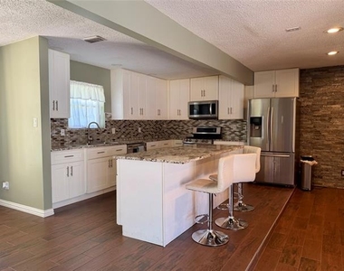 3205 18th Street - Photo Thumbnail 7