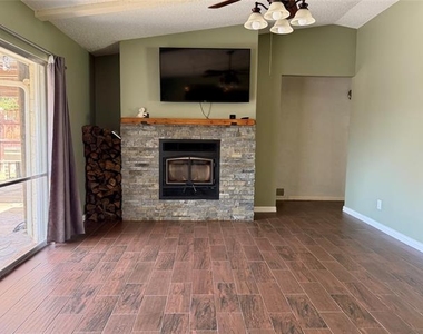 3205 18th Street - Photo Thumbnail 6