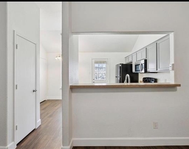 1446 Sax Leigh Drive - Photo Thumbnail 3