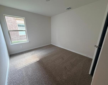 1313 Hopes Lake Drive - Photo Thumbnail 5