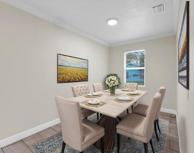 306 N 18th Court - Photo Thumbnail 4