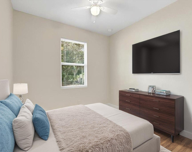 306 N 18th Court - Photo Thumbnail 7