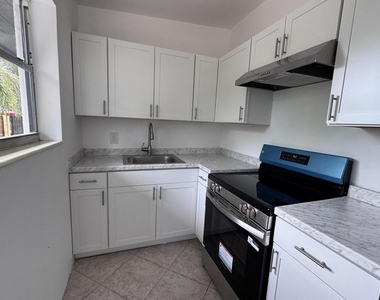 4310 Ne 13th Avenue - Photo Thumbnail 6