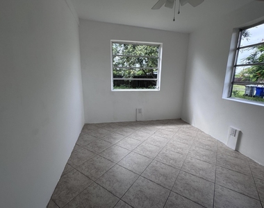4310 Ne 13th Avenue - Photo Thumbnail 11