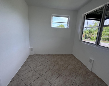 4310 Ne 13th Avenue - Photo Thumbnail 10