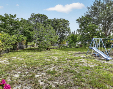 2465 Taylor Street - Photo Thumbnail 34