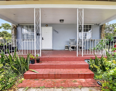 2465 Taylor Street - Photo Thumbnail 3