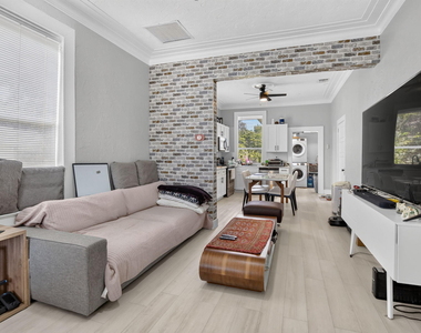 2465 Taylor Street - Photo Thumbnail 6