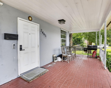 2465 Taylor Street - Photo Thumbnail 5