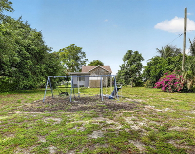 2465 Taylor Street - Photo Thumbnail 32